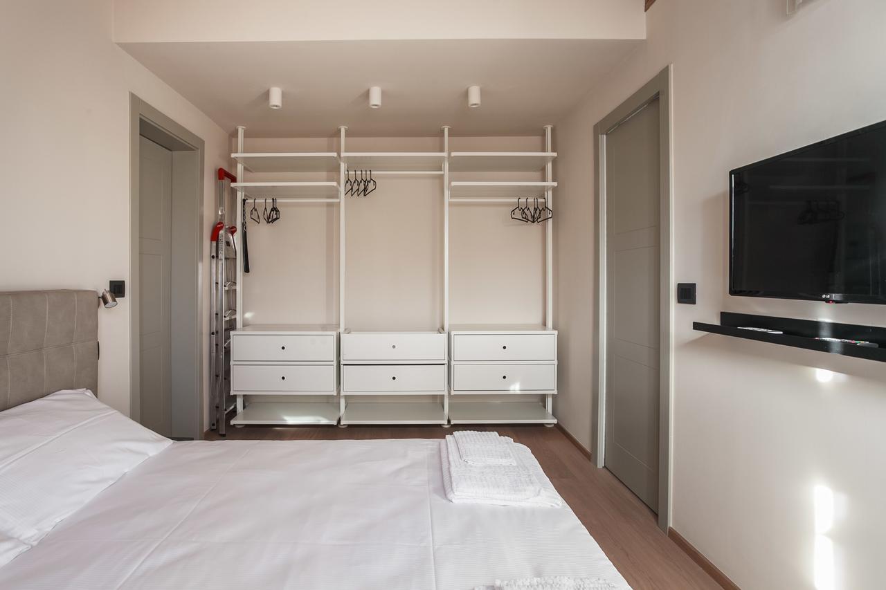 Sant'Orsola Suites Apartments โบโลญญา ภายนอก รูปภาพ
